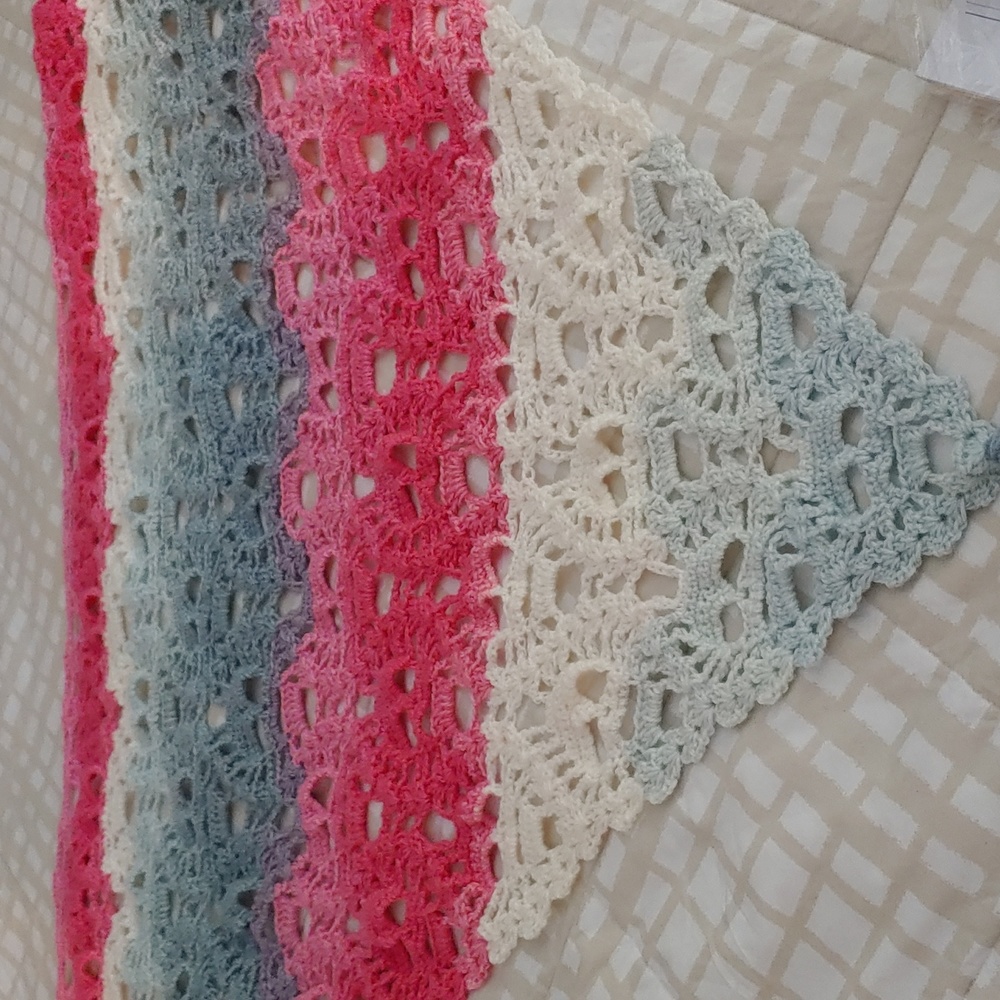 Shawl - Picture 2 of 4